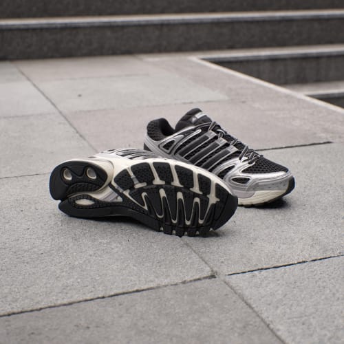 ADISTAR CONTROL 5 SHOES - Core Black / Silver Metallic / Grey One