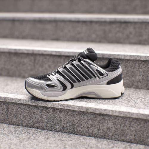 ADISTAR CONTROL 5 SHOES - Core Black / Silver Metallic / Grey One
