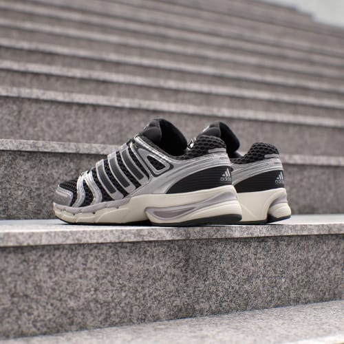 ADISTAR CONTROL 5 SHOES - Core Black / Silver Metallic / Grey One