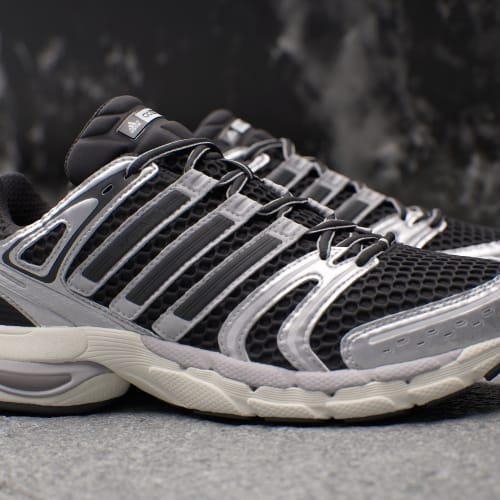 ADISTAR CONTROL 5 SHOES - Core Black / Silver Metallic / Grey One