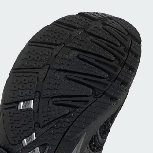 ADISTAR CONTROL 5 SHOES - Core Black / Grey Six / Iron Metallic