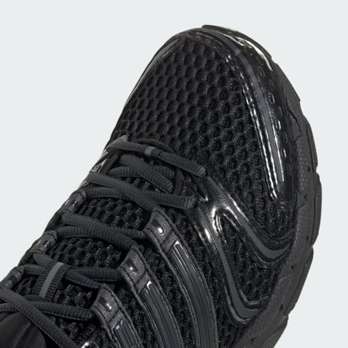 ADISTAR CONTROL 5 SHOES - Core Black / Grey Six / Iron Metallic