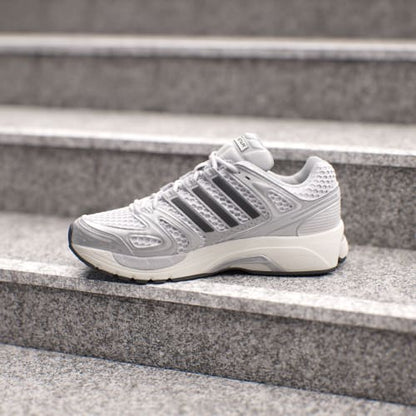 ADISTAR CONTROL 5 SHOES - Silver Metallic / Grey One / Core Black