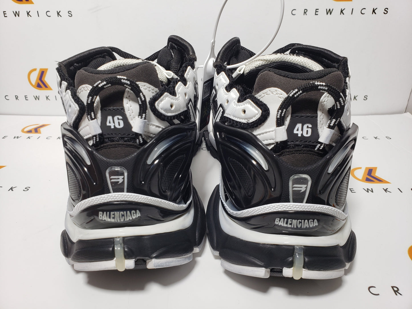 BALENCI Runner Sneaker Black White - image 3
