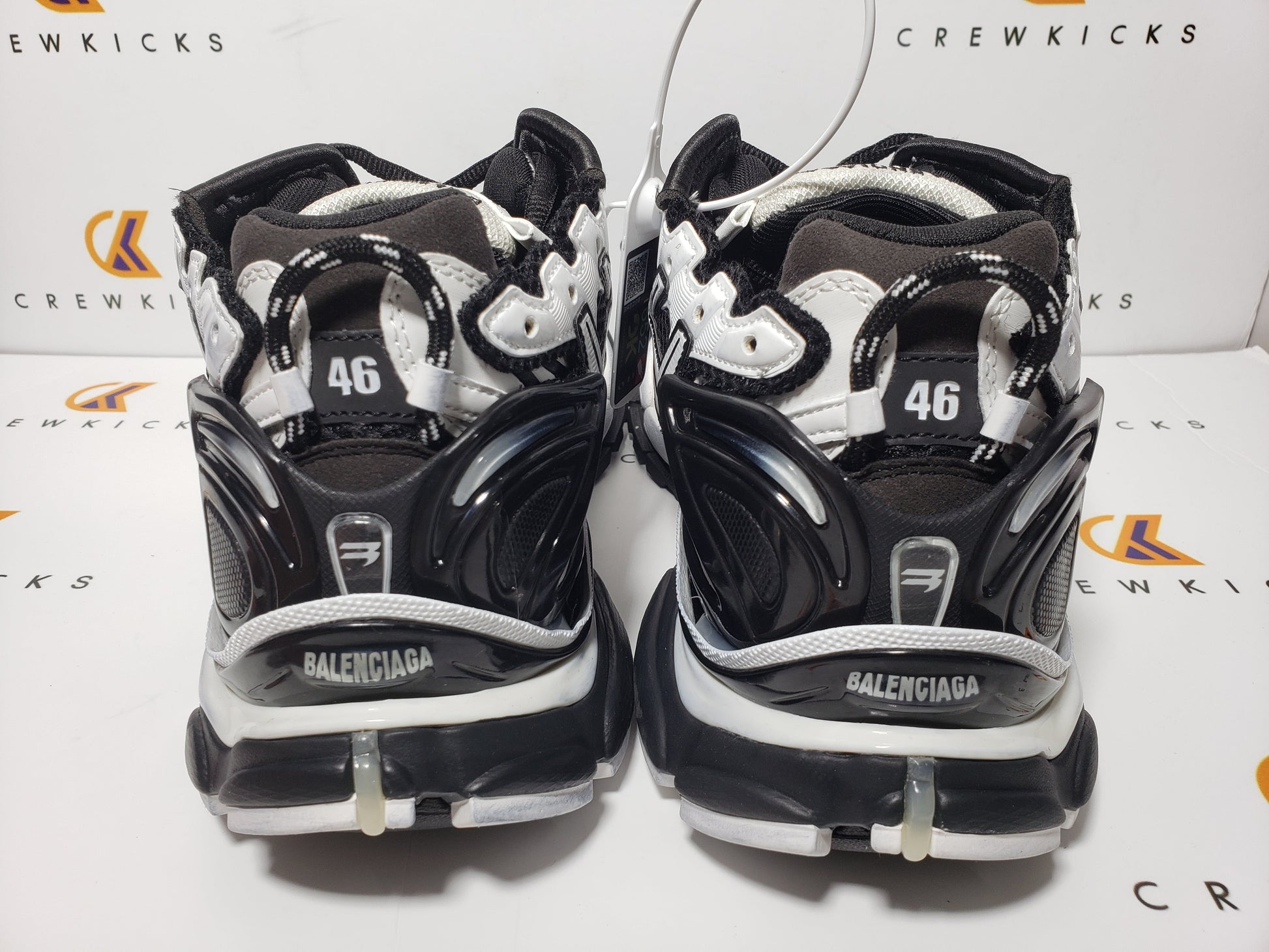 BALENCI Runner Sneaker Black White - image 3