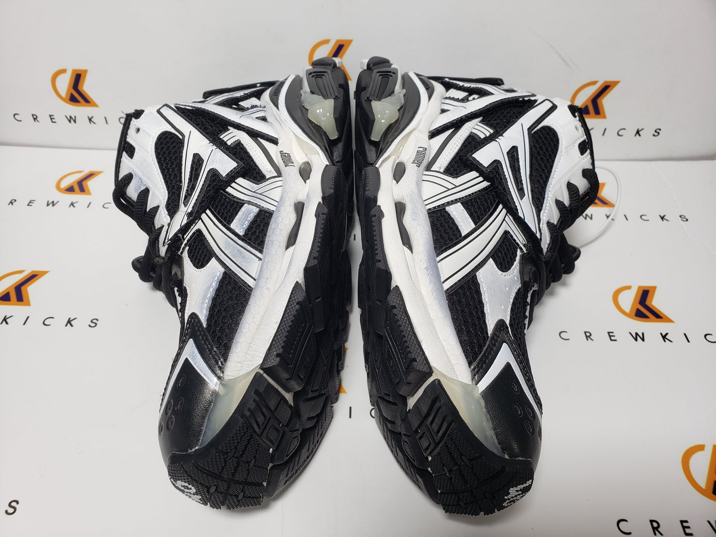 BALENCI Runner Sneaker Black White - image 5