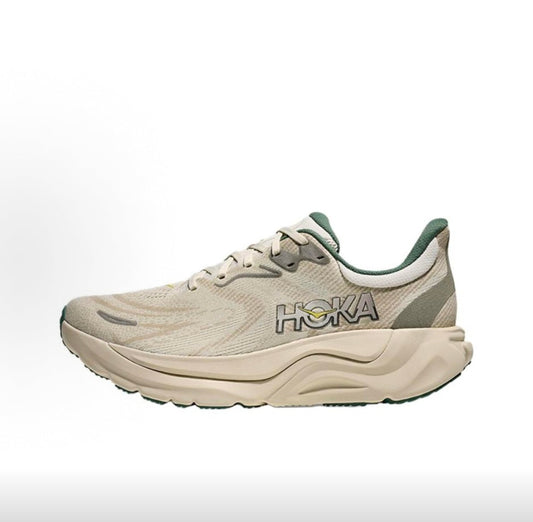HOKA Arahi 8 Sneakers